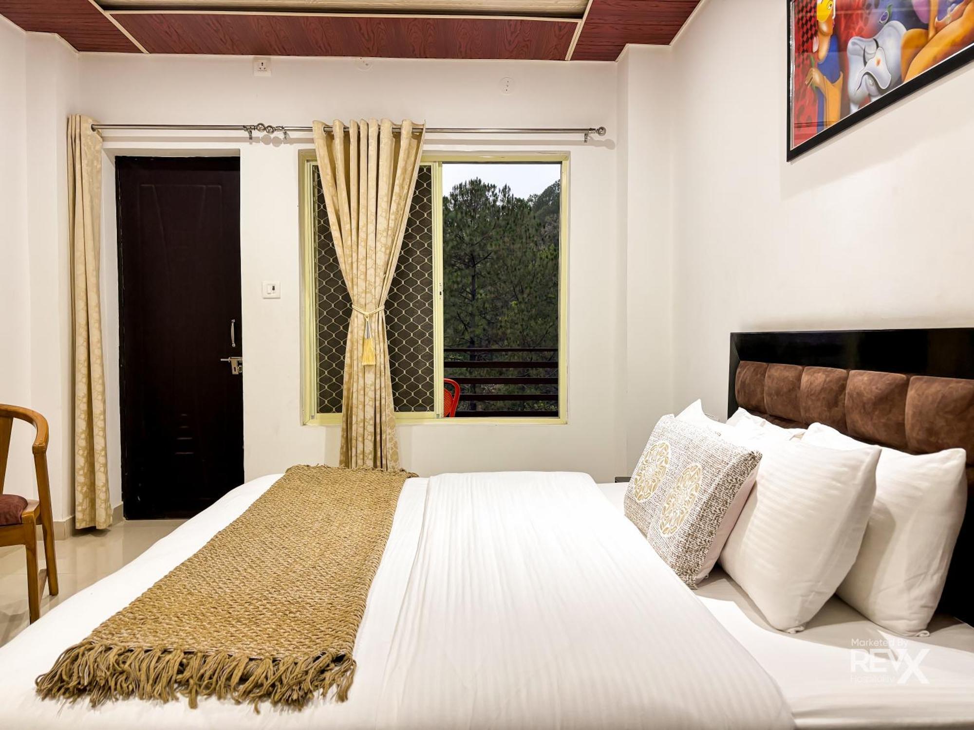 Hotel Prince Valley 兰斯顿 外观 照片