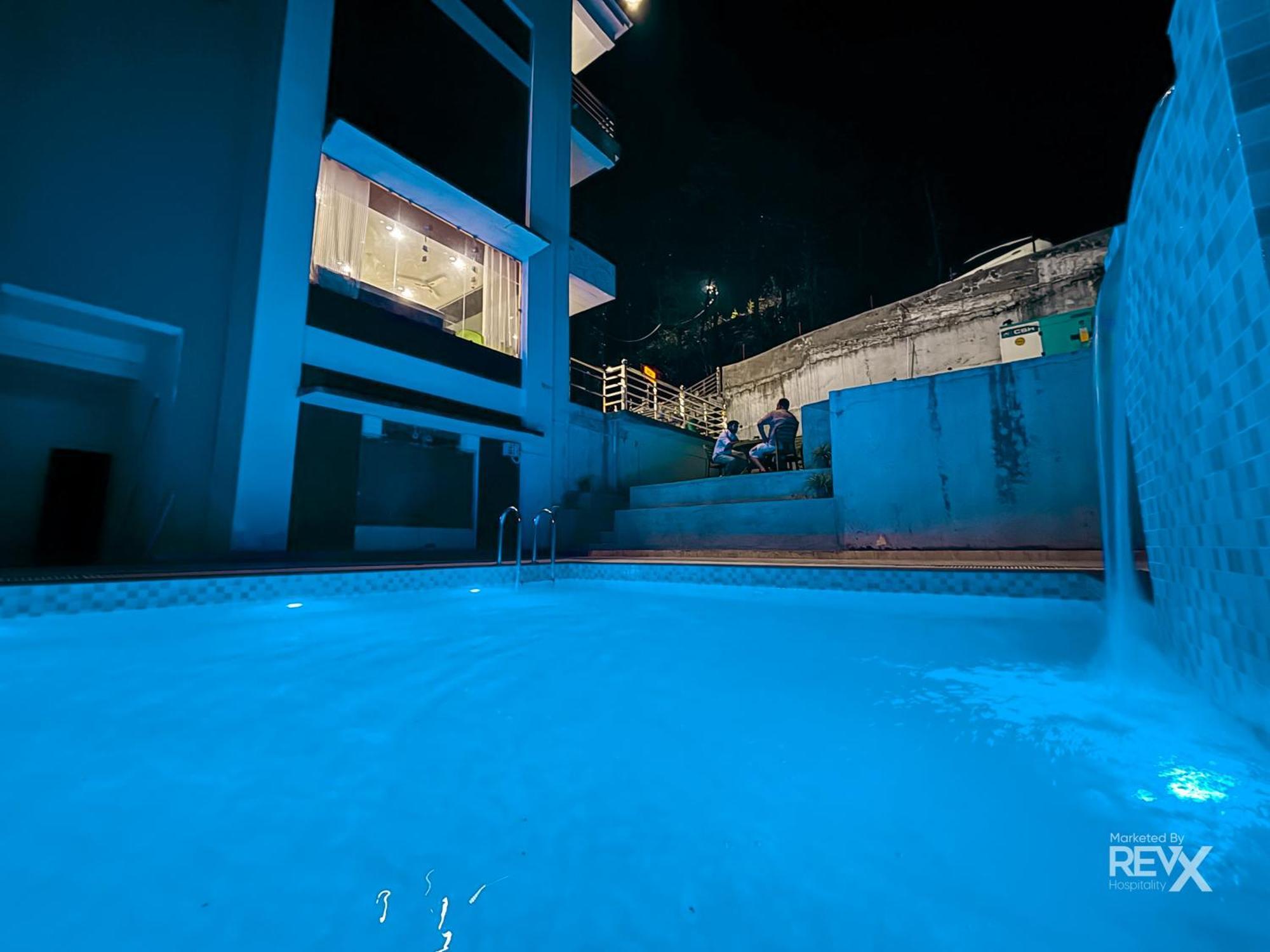 Hotel Prince Valley 兰斯顿 外观 照片