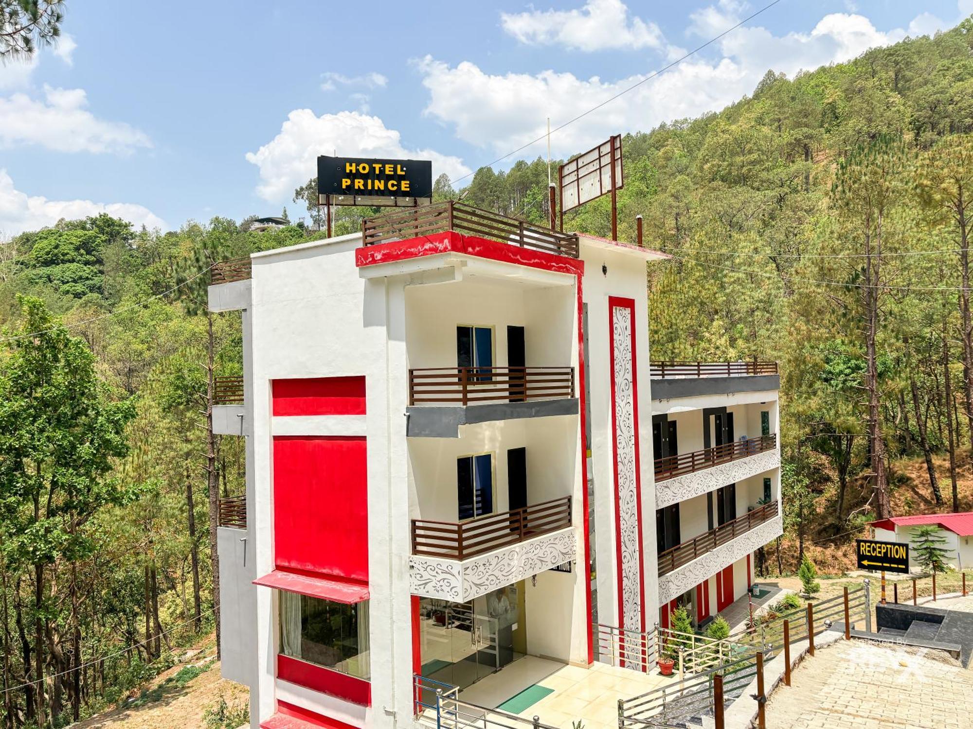 Hotel Prince Valley 兰斯顿 外观 照片