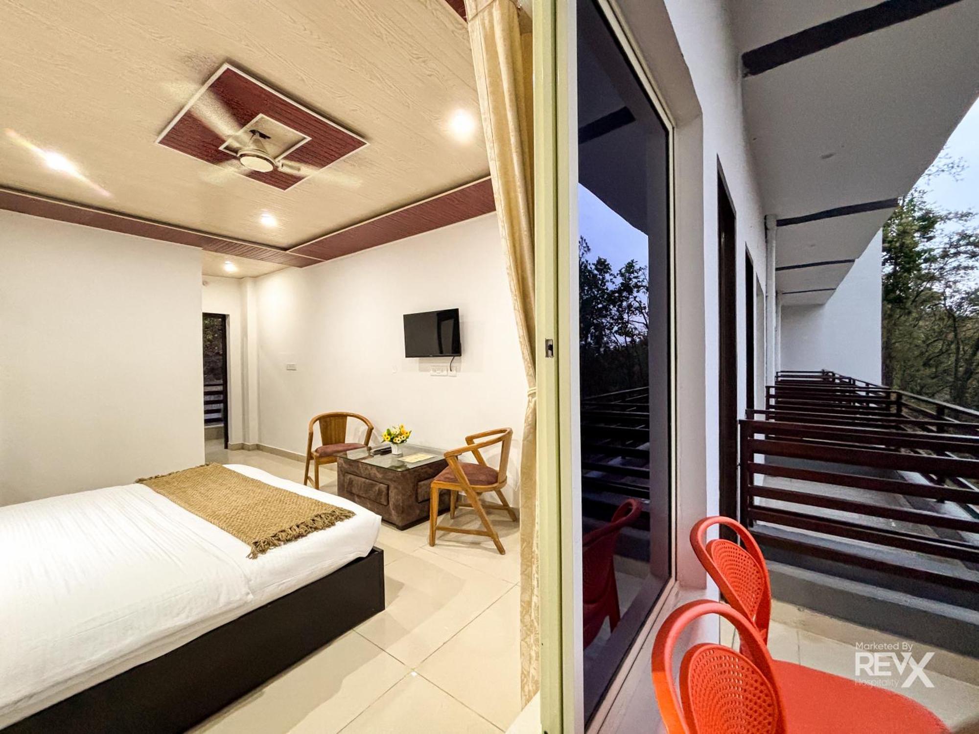 Hotel Prince Valley 兰斯顿 外观 照片