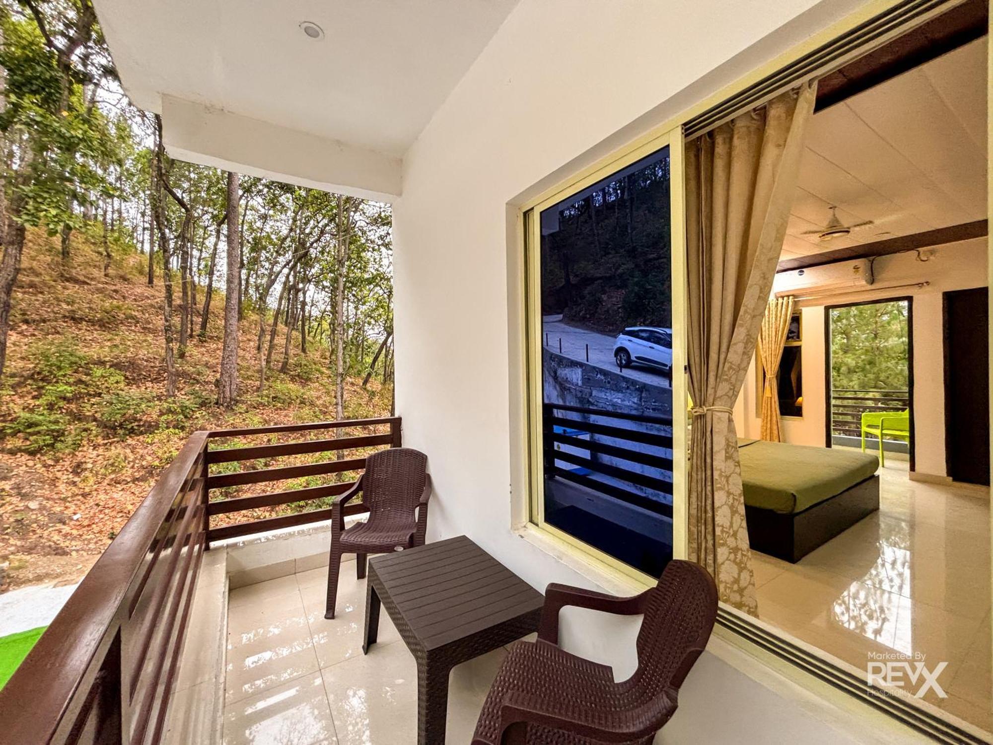 Hotel Prince Valley 兰斯顿 外观 照片